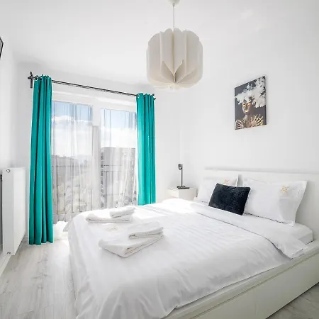 Modern Coresi Studio - Free Private Parking-3