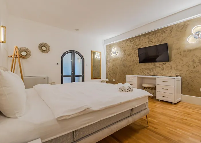 Rokebea Luxury